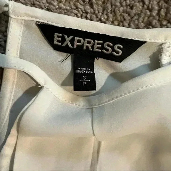 Express Women’s White Lace Sleeveless Blouse Size Small - Picture 2 of 9